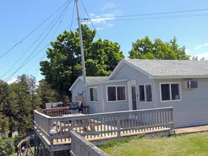 (#6) Waterview 2 bedroom/1 bath cottage - Image 2