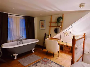 Gorgeous 3 bed house in Matlock + Garden ‘lookout’ - Image 4