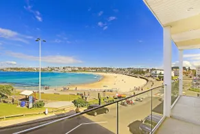 Bondi Heaven Beachfront Apartment - Image 3
