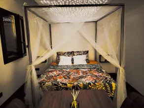 Furnished tourist accommodation with jacuzzi spa and garden - Image 2