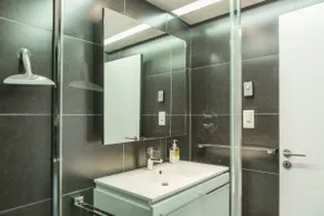Designer apartment with sea view & garage. 4 people. 20th floor. - Image 3