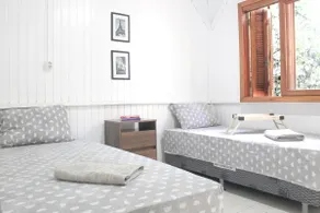 In the Center, wooded, with privacy and comfort - Image 3