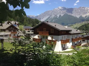 Chalet in the woods, two-room apartment, sleeps four - Image 2