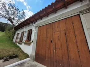 Large house in Antigua Guatemala with pergola - Image 2