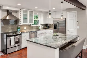DOWNTOWN KIRKLAND - LUXURY PENTHOUSE! - Image 5