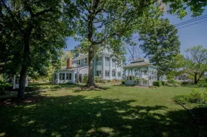 The Dickey House, Prairie Suite - Image 4