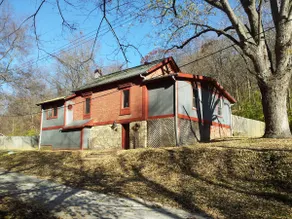 Cozy Cottage off Main Street in Grafton - Image 5