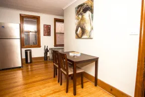 Spacious 2 Bdrm in South Side Flats - Image 5