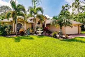Tiki Pool House | 10 Min to Beach | Sleeps 14 - Image 2
