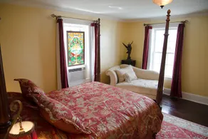 Garfield Guest House - Hawksbill Suite - Image 3