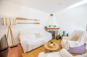 Casa reformada · BBQ+Chill out·1 min mar · Parking - Image 2