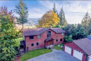 Barrel sauna, 2 hot tubs, pool table,private beach - Image 4