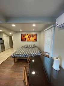 Studio home: Steps Away from Shops & Market - Image 4