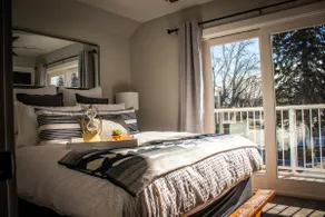 Downtown Garage Getaway (private hot tub) - Image 4