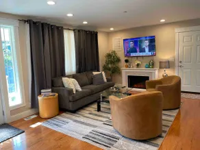 New cozy 5BR home near Airport & downtown Seattle - Image 2