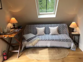 A Cosy Cotswold Woodland Cabin - Image 4