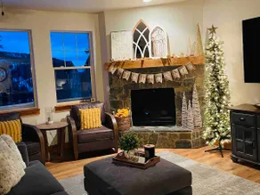 Updated Schweitzer condo with beautiful mountain and valley views! - Image 3