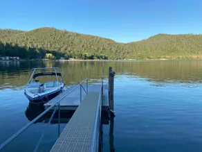 The Lazy Lake House - Image 4