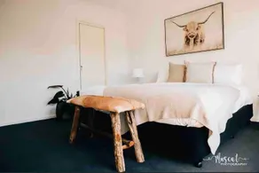 Central location, Sleeps 10, Private outdoor Spa. - Image 3