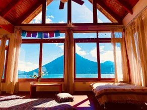 Casa de Los Angeles Lakefront Retreat with Sauna and Volcano Views - Image 5