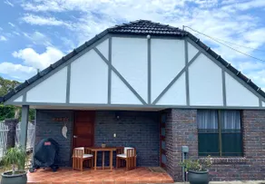 Garden cottage for a family on a huge property - Image 2