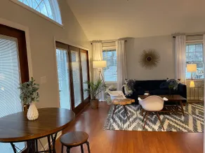 1 block to PSU! 2 bdrm/1bath. Walk everywhere! - Image 4