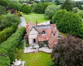Stylish Country Cottage, Henley, Oxfordshire - Image 3