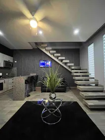 Luxurious Executive Apartment #3 - Image 2