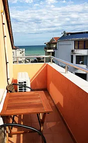 Apartment with sea veiw - Image 4