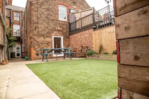 Chequer - seafront 1 bed ground floor garden flat - Image 4