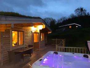 The Farmers den lodge at River Garry Lodges - Image 5