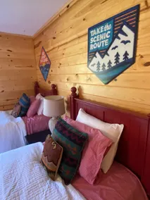 Directly on Warwoman Creek - Barking Bear Cabin - Image 2