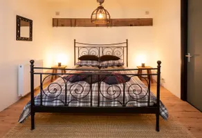 Complete makeover, modern and rustic. - Image 3