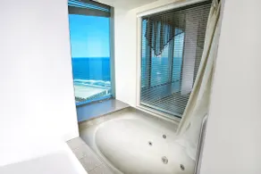 2 Bed, 2 Bath on 27th Floor! Views All Around! - Image 3