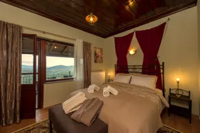 Petra Thea Villa Karitaina - Image 4