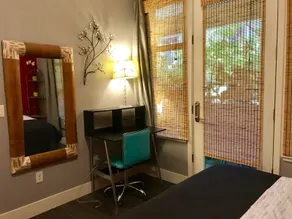 PA/MV 1 BR suite, XL Bath with private entrance - Image 2