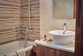 Pelagaki Sunrise Apartments - Image 2