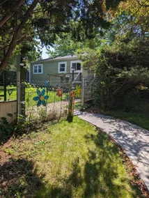 Cozy Mid Century Ranch in Quiet Neighborhood - Image 4
