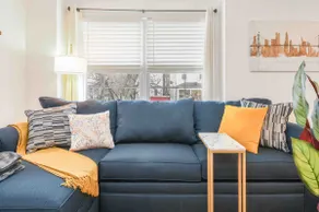 Lavish 3Bed Apt ! Free Gated Parking! 30 min NYC! - Image 4
