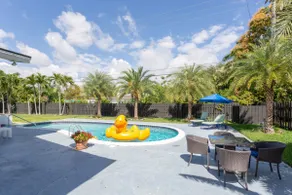 Resort-Style 1BR Oasis/Pool+Private Patio - Image 3