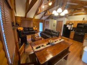 Bear Timbers log cabin on the Shenandoah River - Image 3