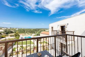 New luxurious villa with stunning pool,views &bbq! - Image 5