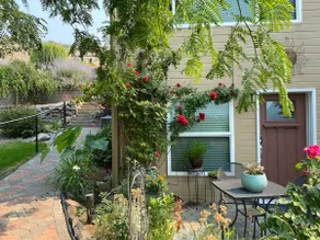 Peaceful Garden Getaway - Image 2