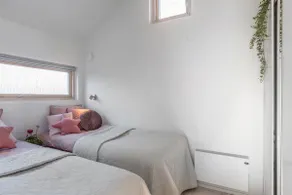 Sparkling newly built house close to city & nature - Image 5