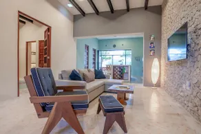 Casa Reynaldo, Chembech, Bright airy colonial home - Image 3