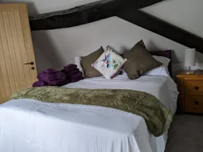 Rural, character 2 bed cottage and hot tub - Image 3