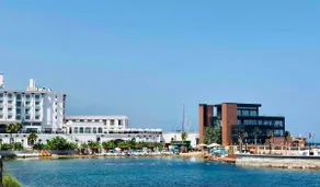 City center, beach, casino,sea. - Image 4