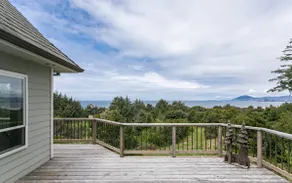 Private retreat: walk to beach, epic ocean views! - Image 5