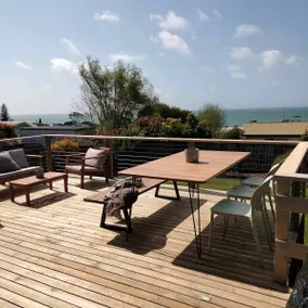 Lade Back-ocean views, close to beach, relaxing. - Image 4