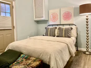 Spacious, Cozy Retreat - Walk to metro - Image 5